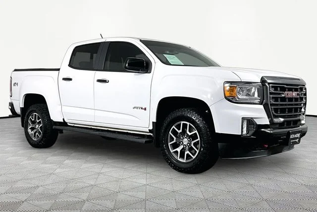 Used 2022 White GMC AT4 w/Leather image 3