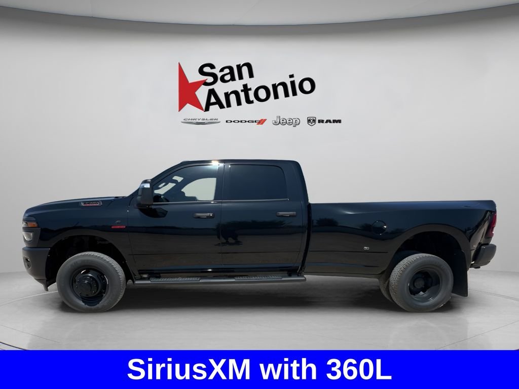 New 2026 Diamond Black Crystal Pearl-Coat Exterior Paint RAM Tradesman image 10