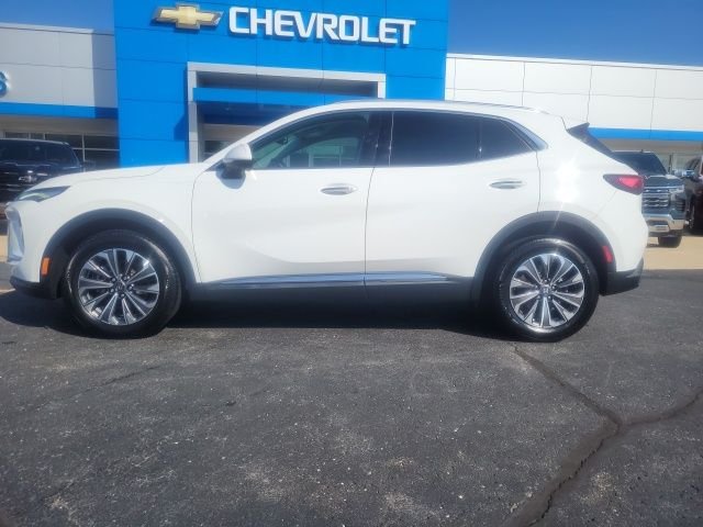 Used 2024 White Buick Preferred image 3