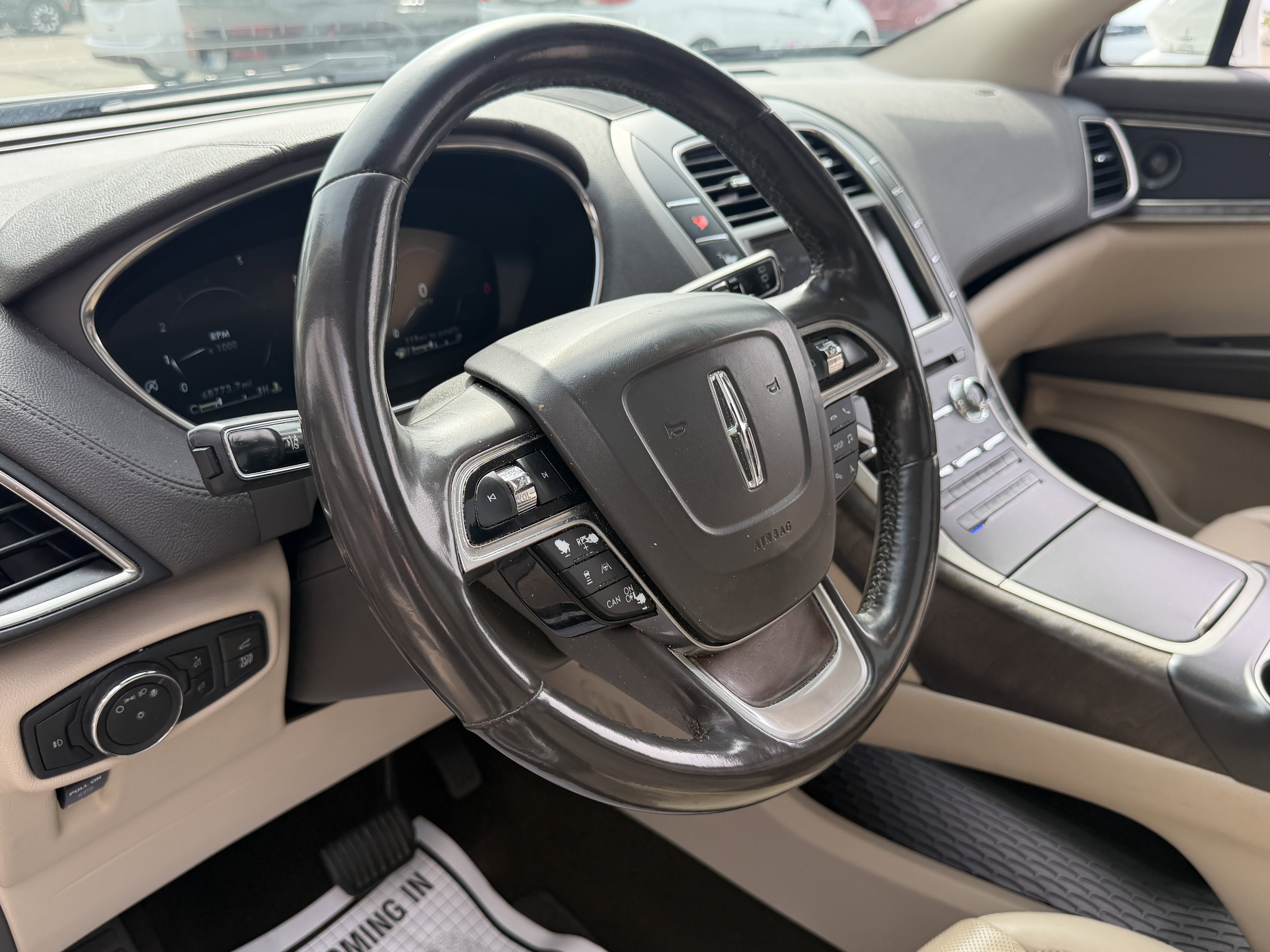 Used 2020 Pristine White Lincoln Reserve image 31