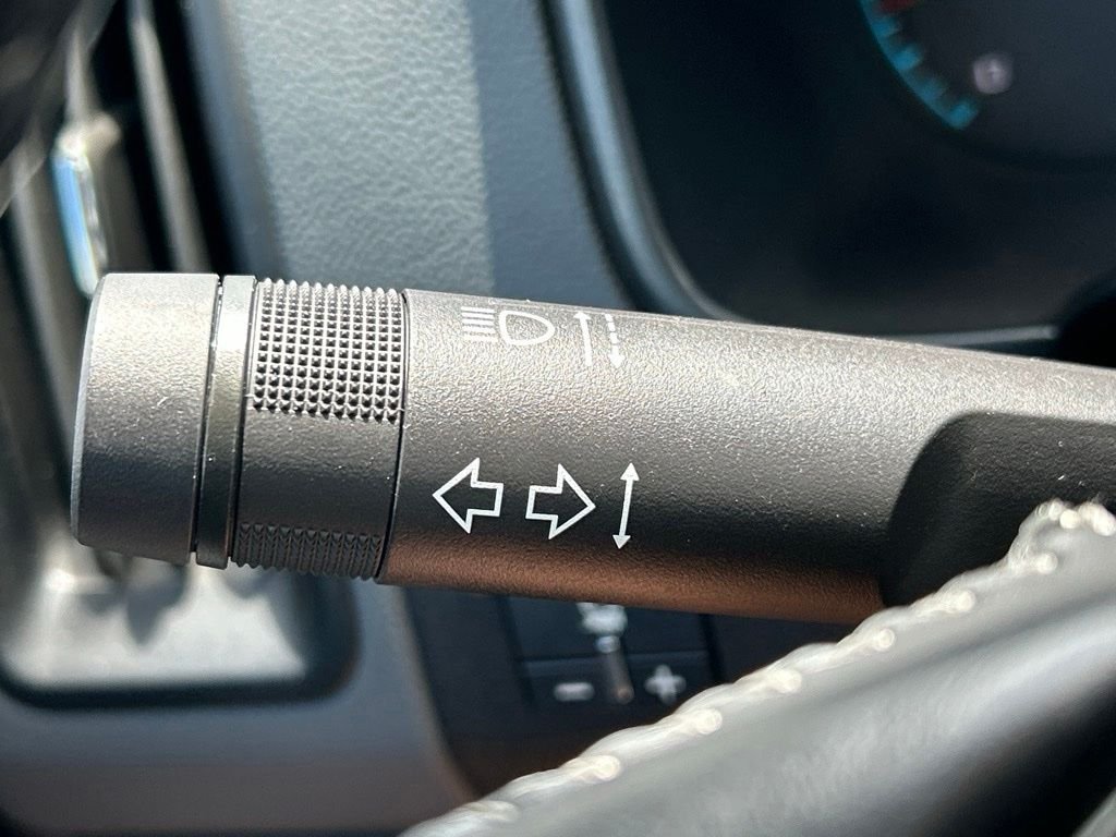 Used 2018 White Chevrolet Z71 image 27