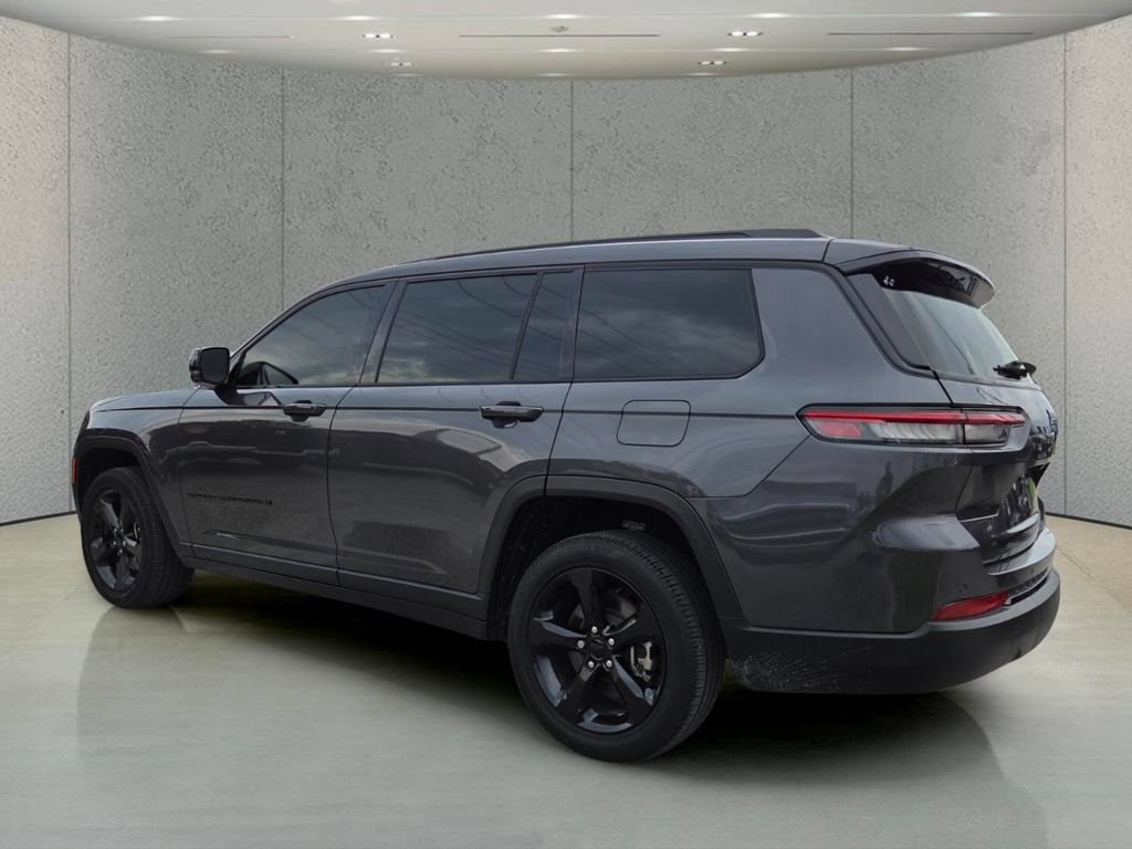 Used 2023 Baltic Gray Metallic Clearcoat Jeep Altitude image 7