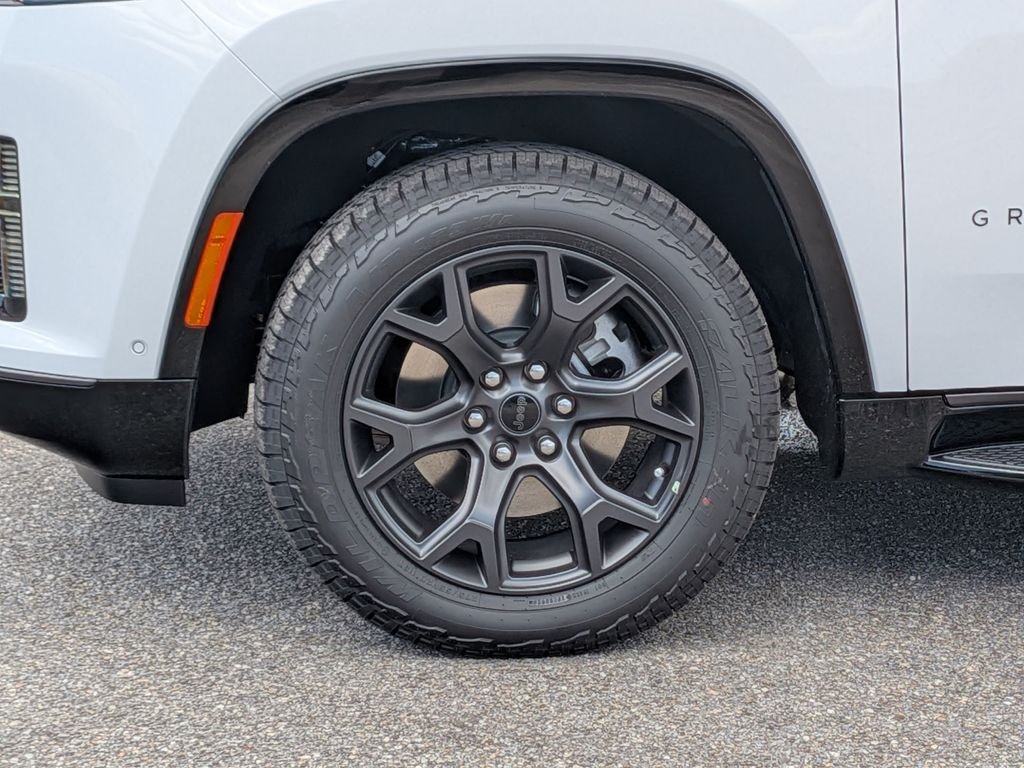 New 2026 Bright White Clear-Coat Exterior Paint Jeep Upland image 11
