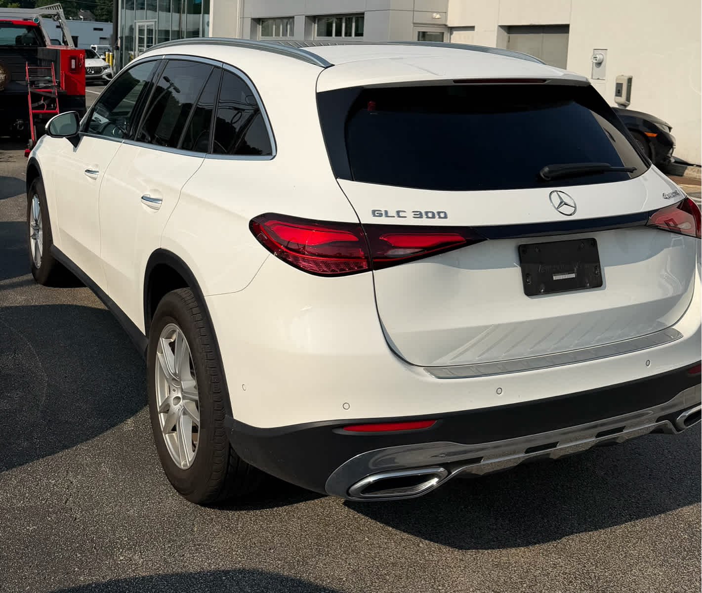 Used 2023 Polar White Mercedes-Benz GLC 300 image 5