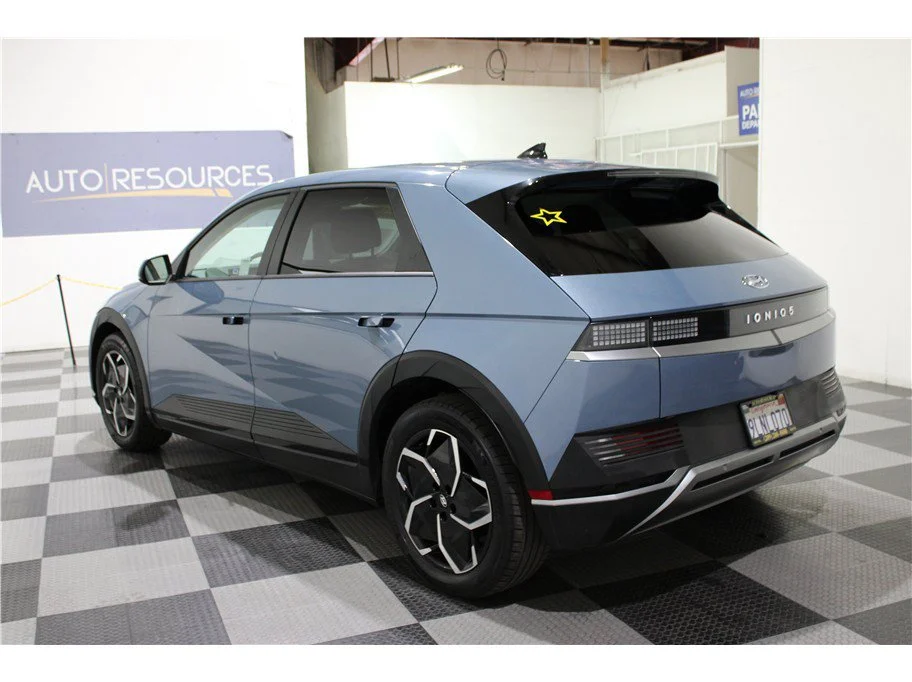 Used 2024 Lucid Blue Hyundai SEL image 6