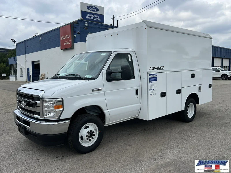 New 2027 Oxford White Ford  image 1