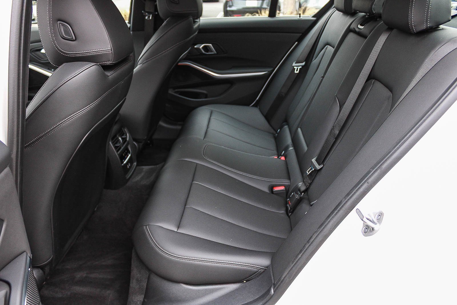 Used 2026 Alpine White BMW 330i image 15