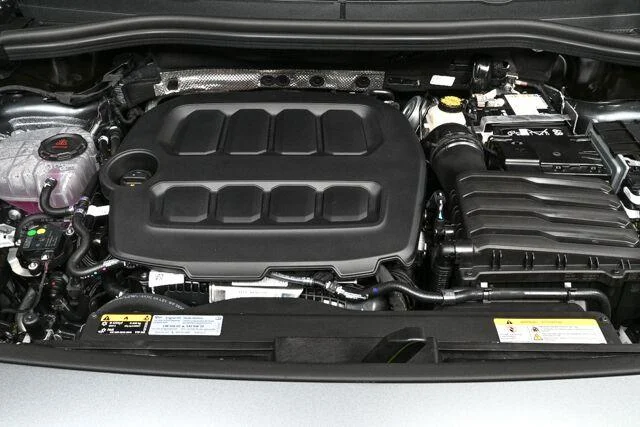 New 2026 Platinum Gray Metallic Volkswagen SE image 32