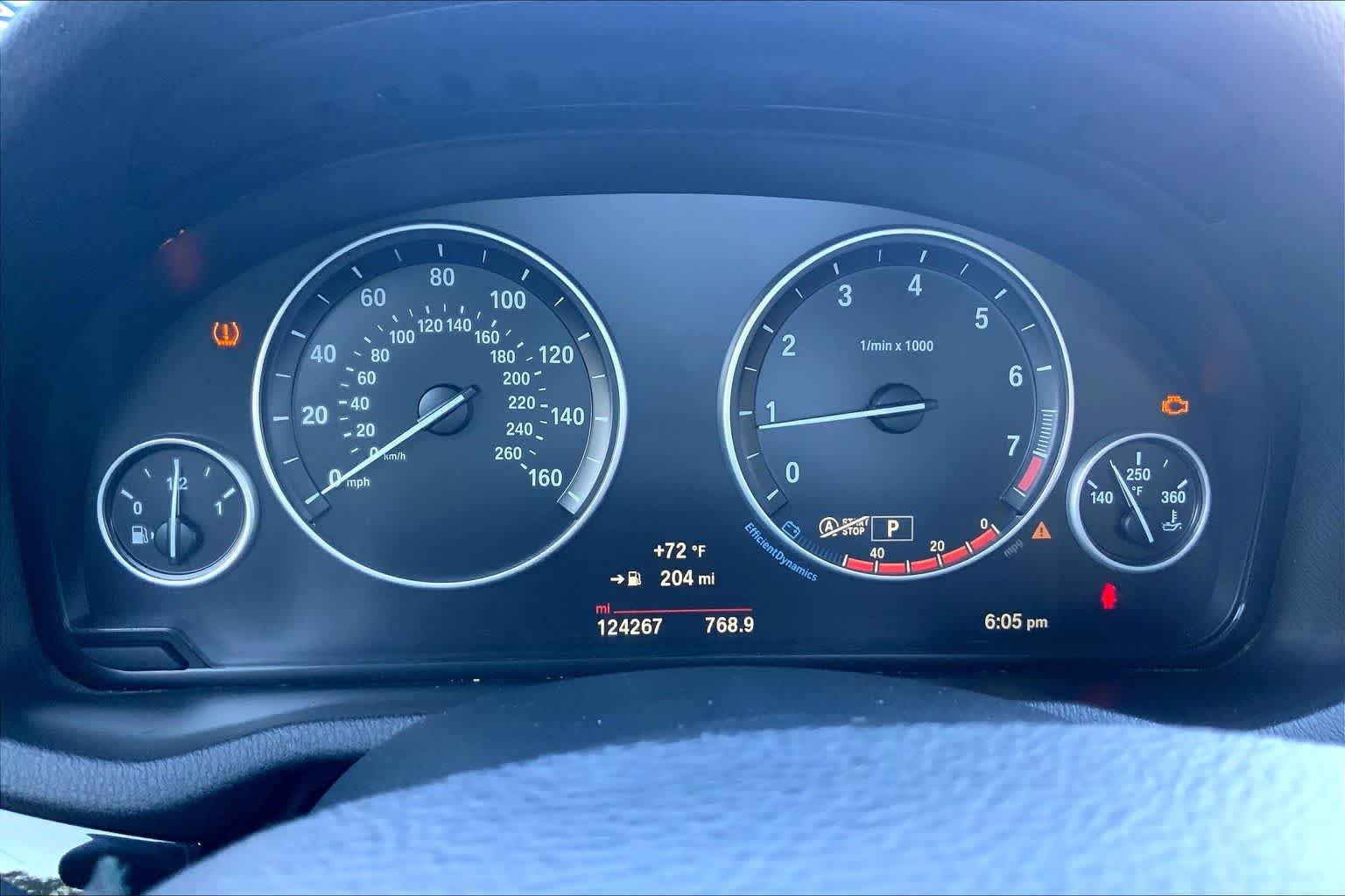 Used 2017 Alpine White BMW xDrive28i image 25