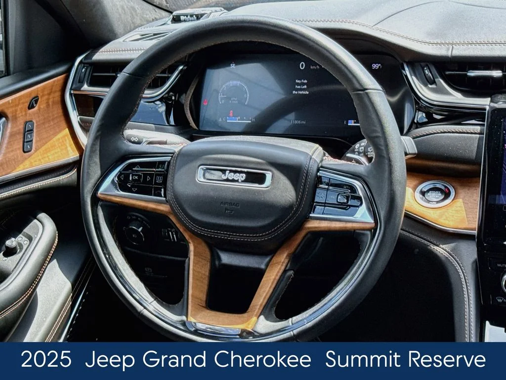 Used 2025 White Jeep Summit Reserve image 27