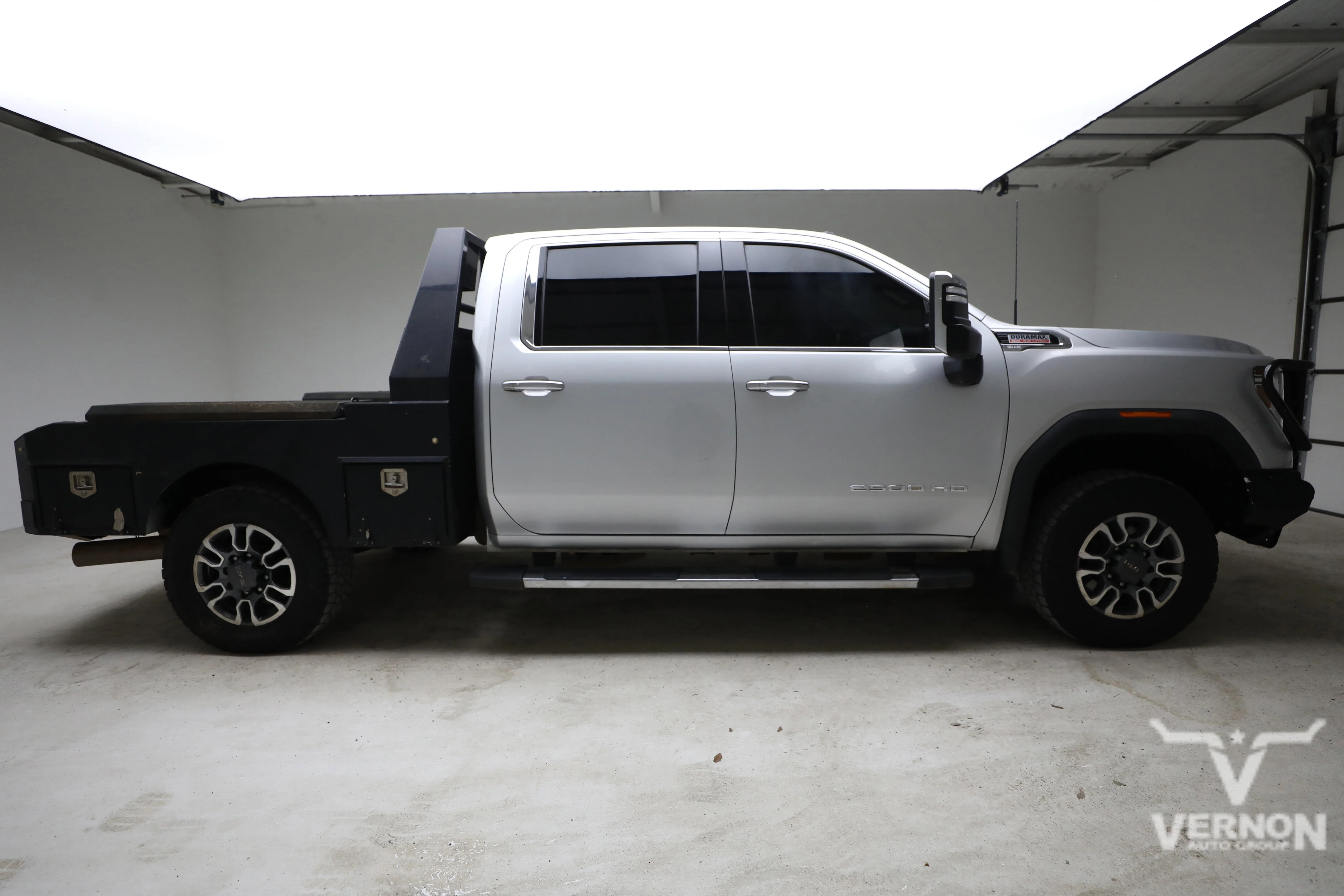 Pre-Owned 2022 GMC Sierra 2500HD SLT Crew Cab 4x4 Flatbed