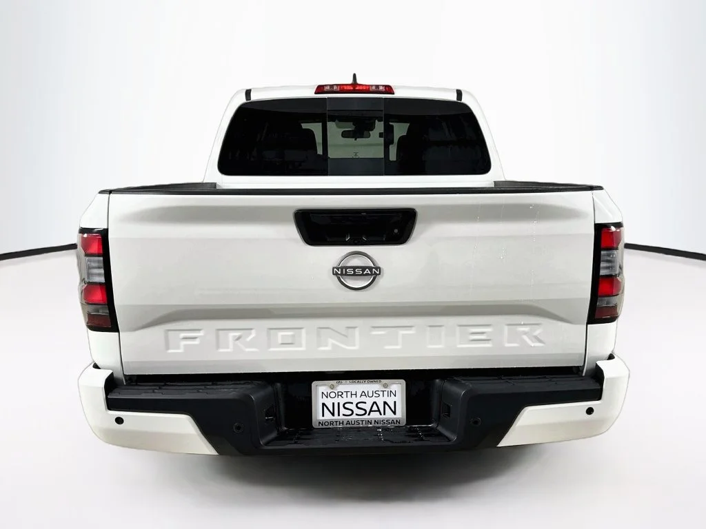 New 2027 Glacier White Nissan SV image 6