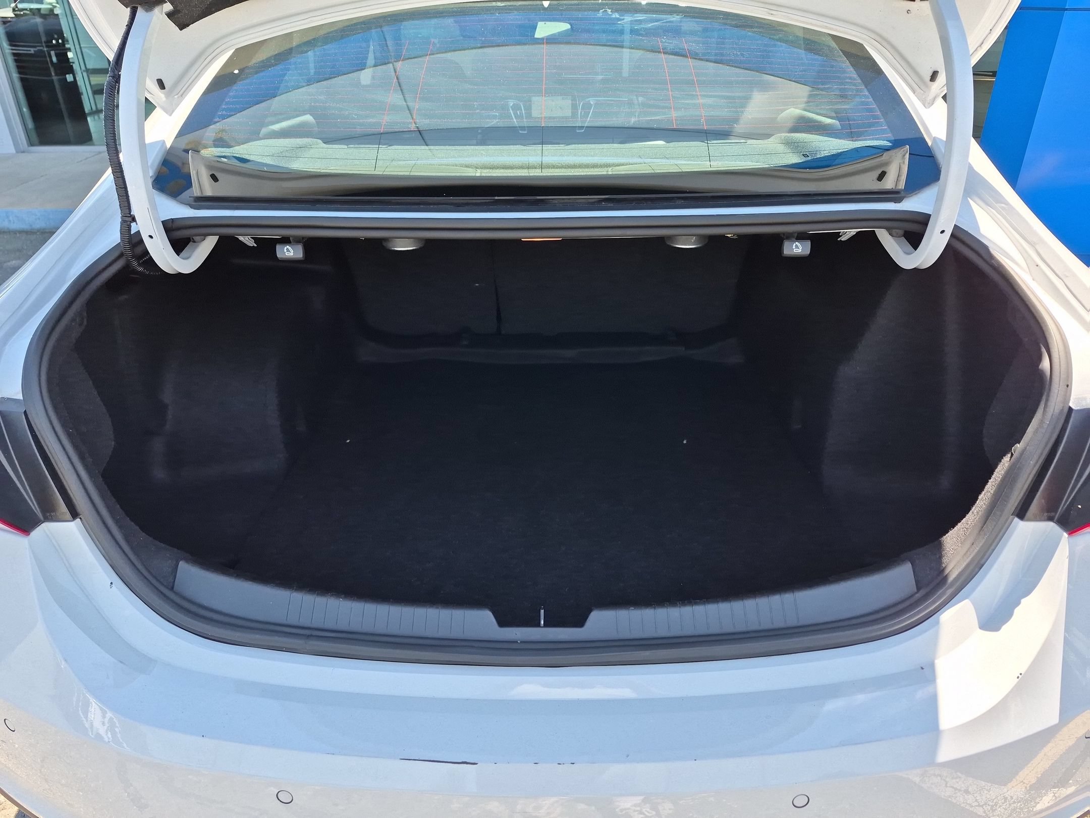 Used 2024 Summit White Chevrolet 2LT image 31