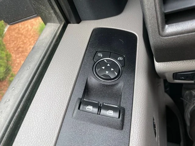 Used 2022 Blue Metallic Ford XL image 8