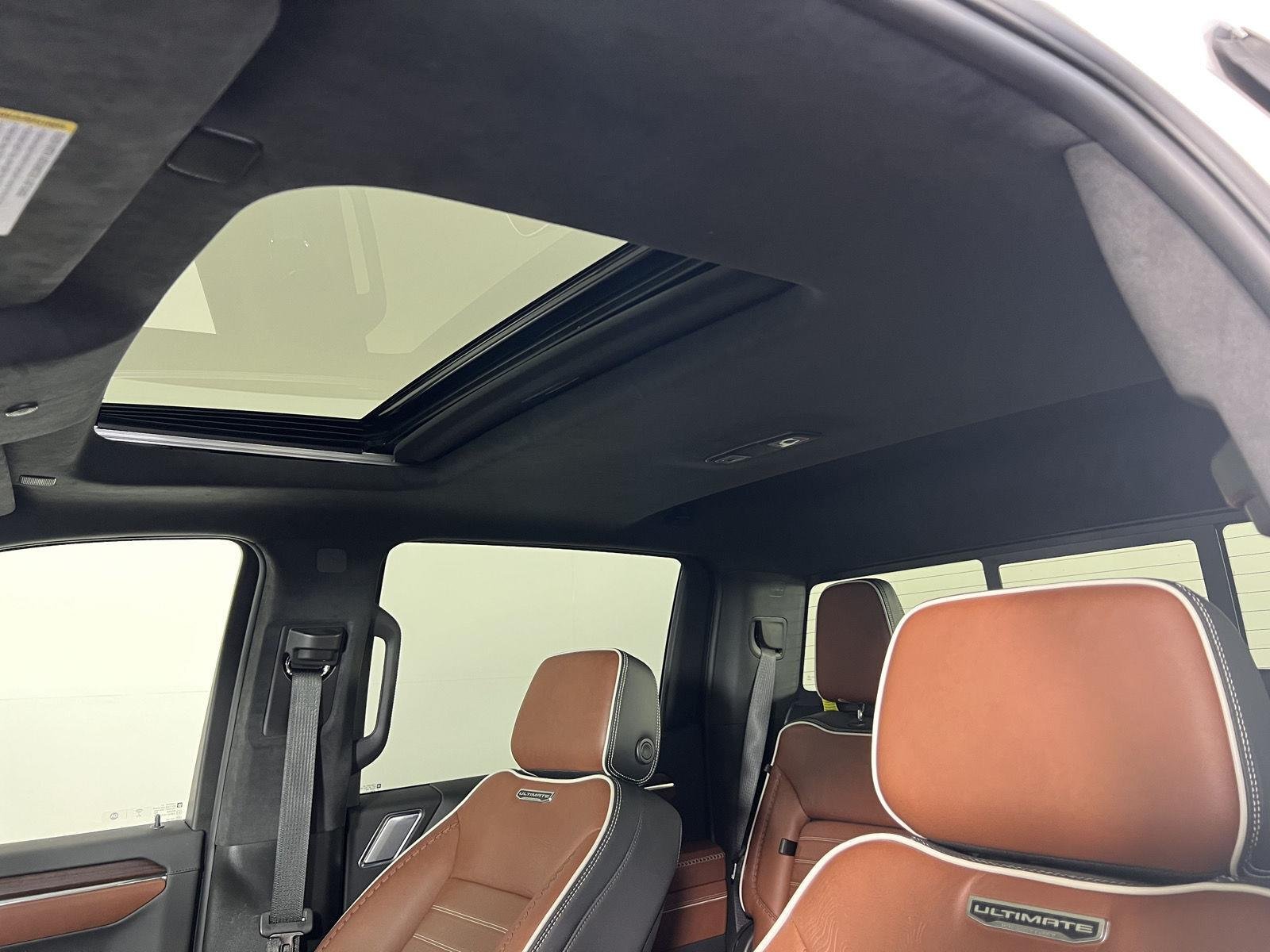 Used 2024 White Frost Tricoat GMC Denali Ultimate image 5