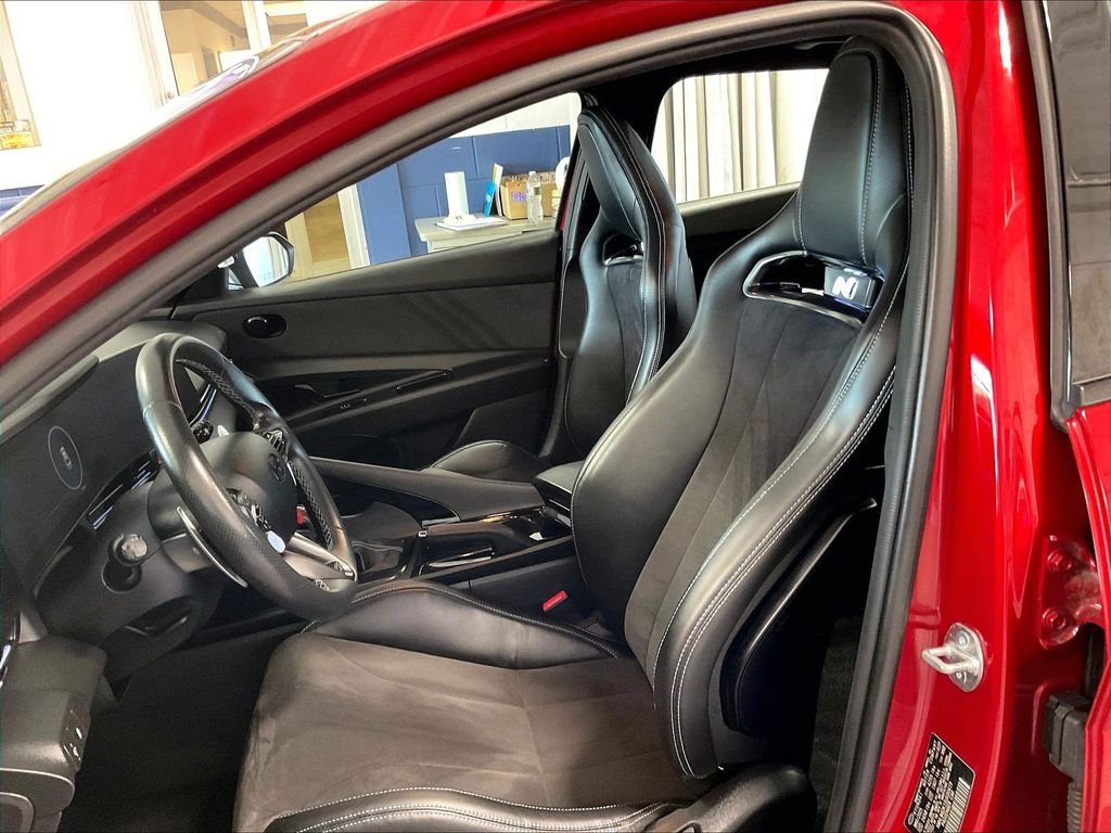 Used 2025 Red Hyundai Base image 10