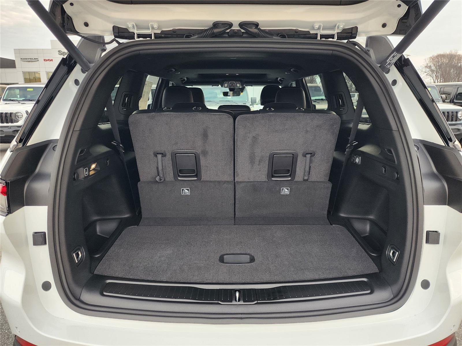 New 2026 Bright White Clearcoat Jeep Laredo Altitude image 5