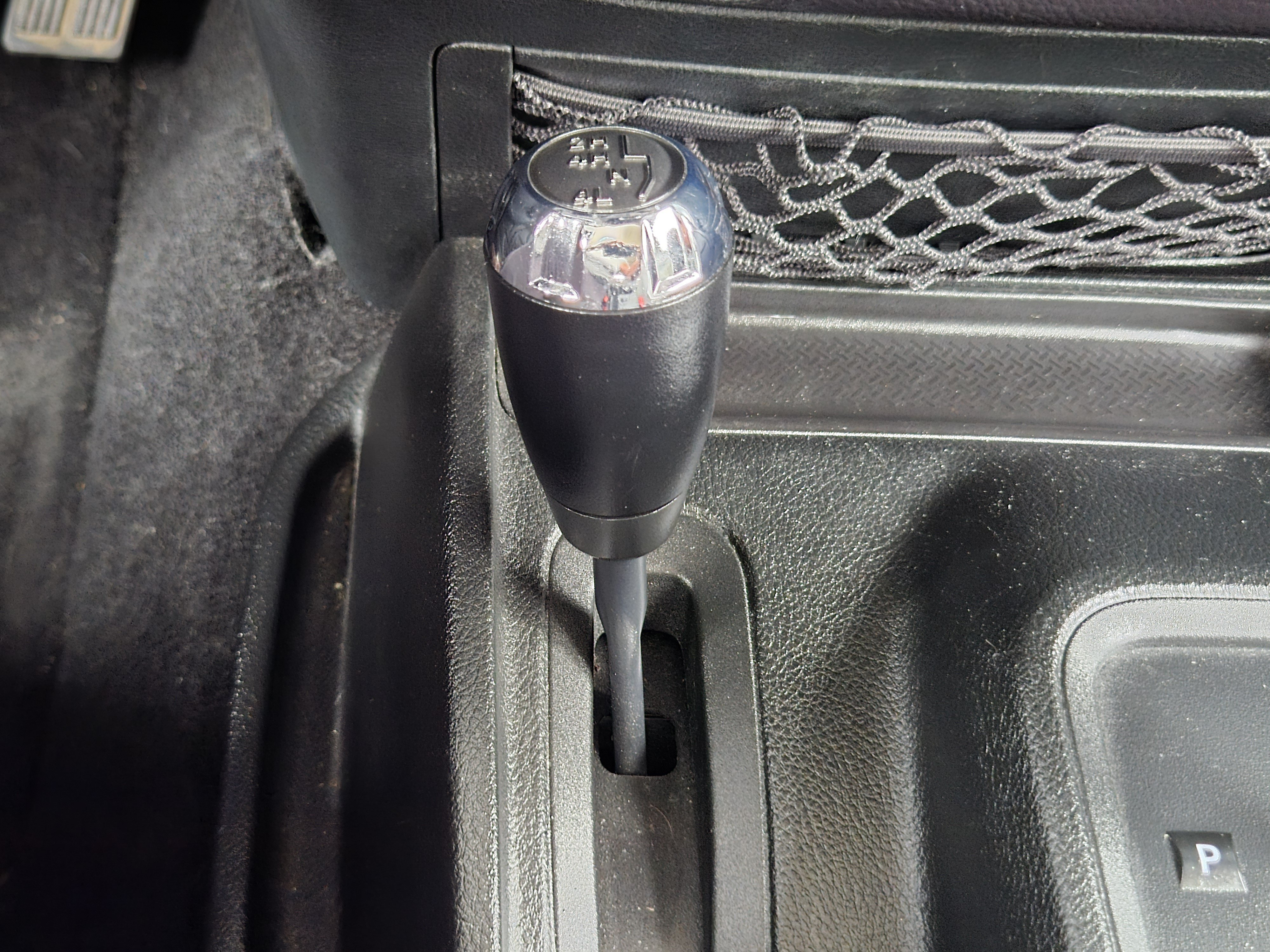 Used 2017 Granite Crystal Metallic Clearcoat Jeep Sahara image 27