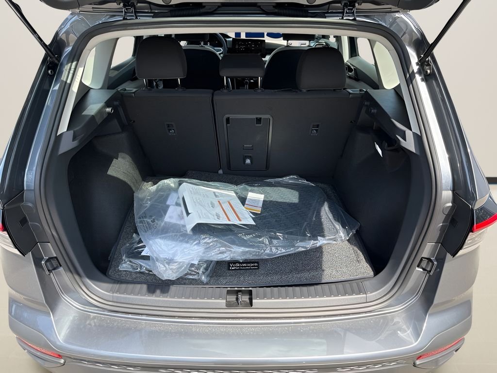 New 2026 Platinum Gray Metallic Volkswagen 1.5T S image 22