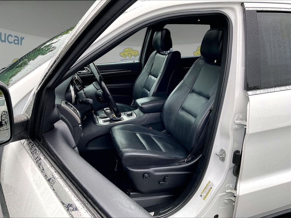 Used 2020 Bright White Clearcoat Jeep Limited image 10