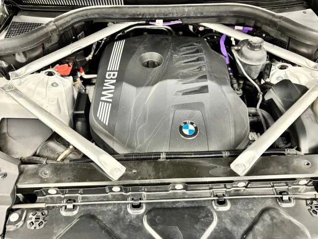 Used 2024 White BMW sDrive40i image 24