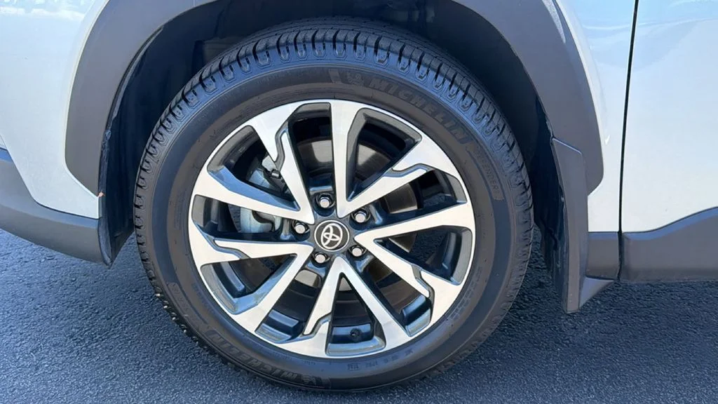 Used 2023 Silver Toyota XLE image 9