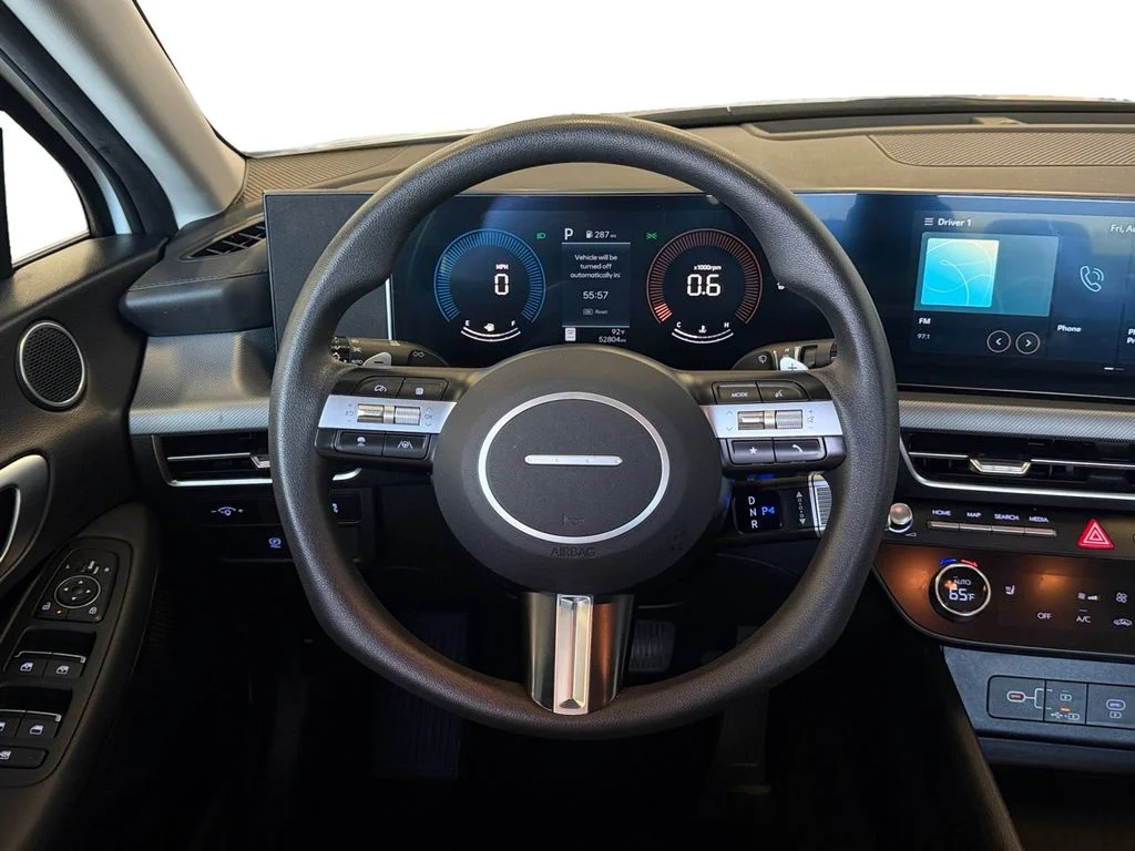 Used 2025 White Hyundai SEL image 18