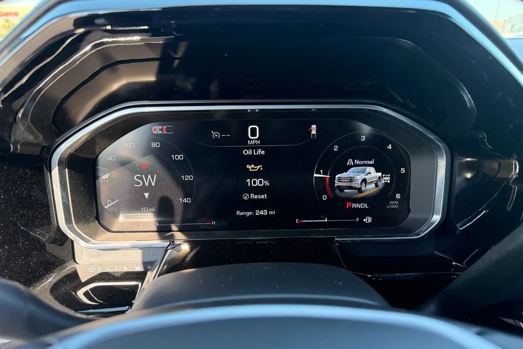 New 2026 Summit White GMC SLE image 19