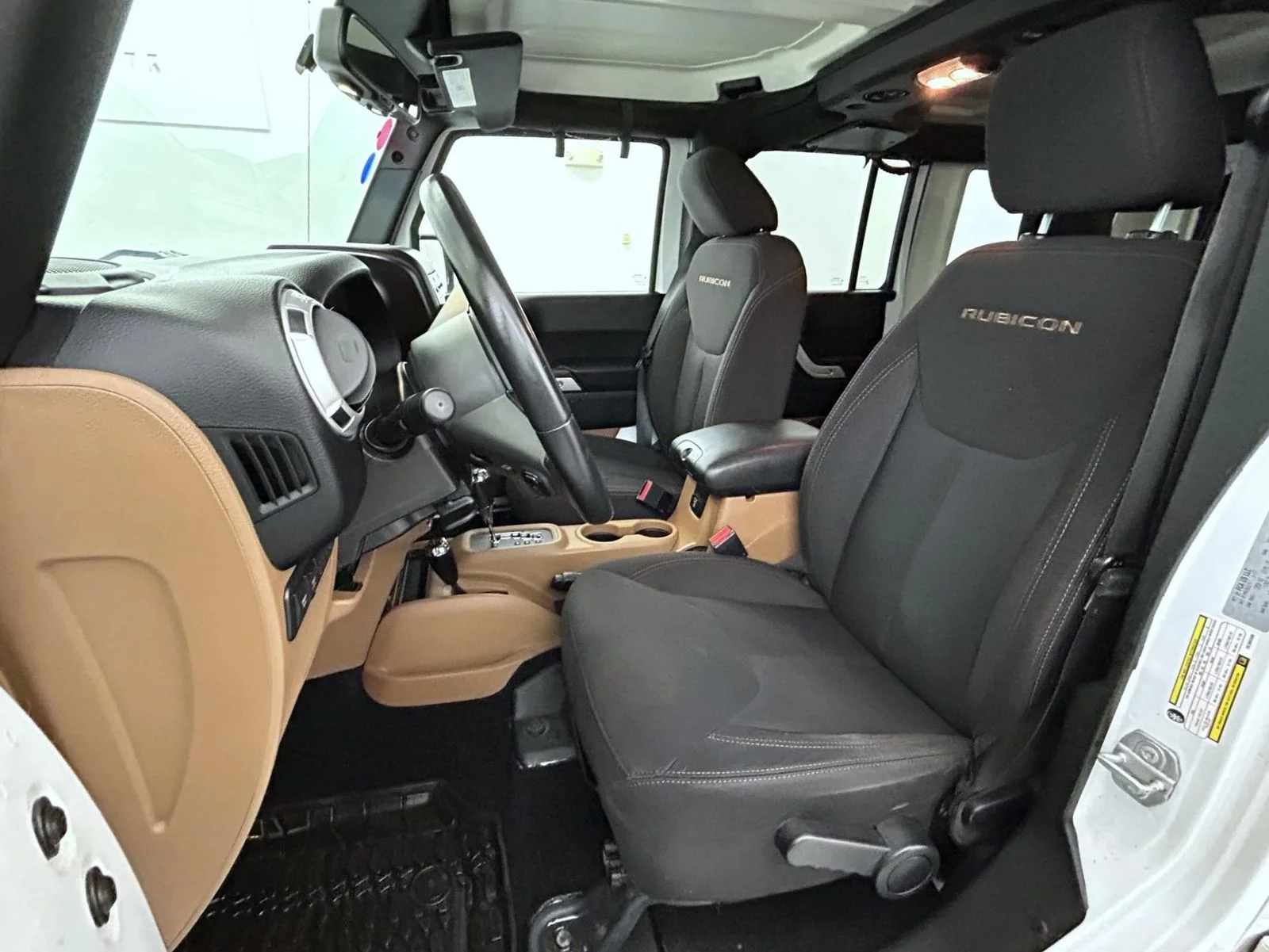 Used 2017 White Jeep Unlimited Rubicon image 10