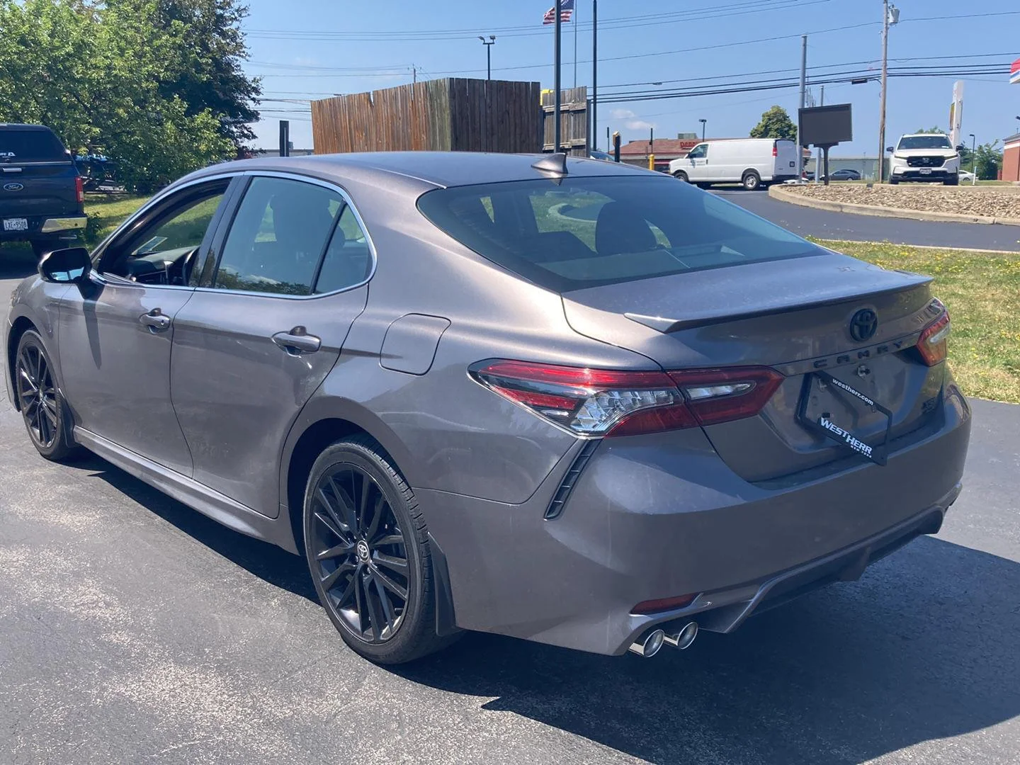 Used 2024 Gy Toyota XSE image 5