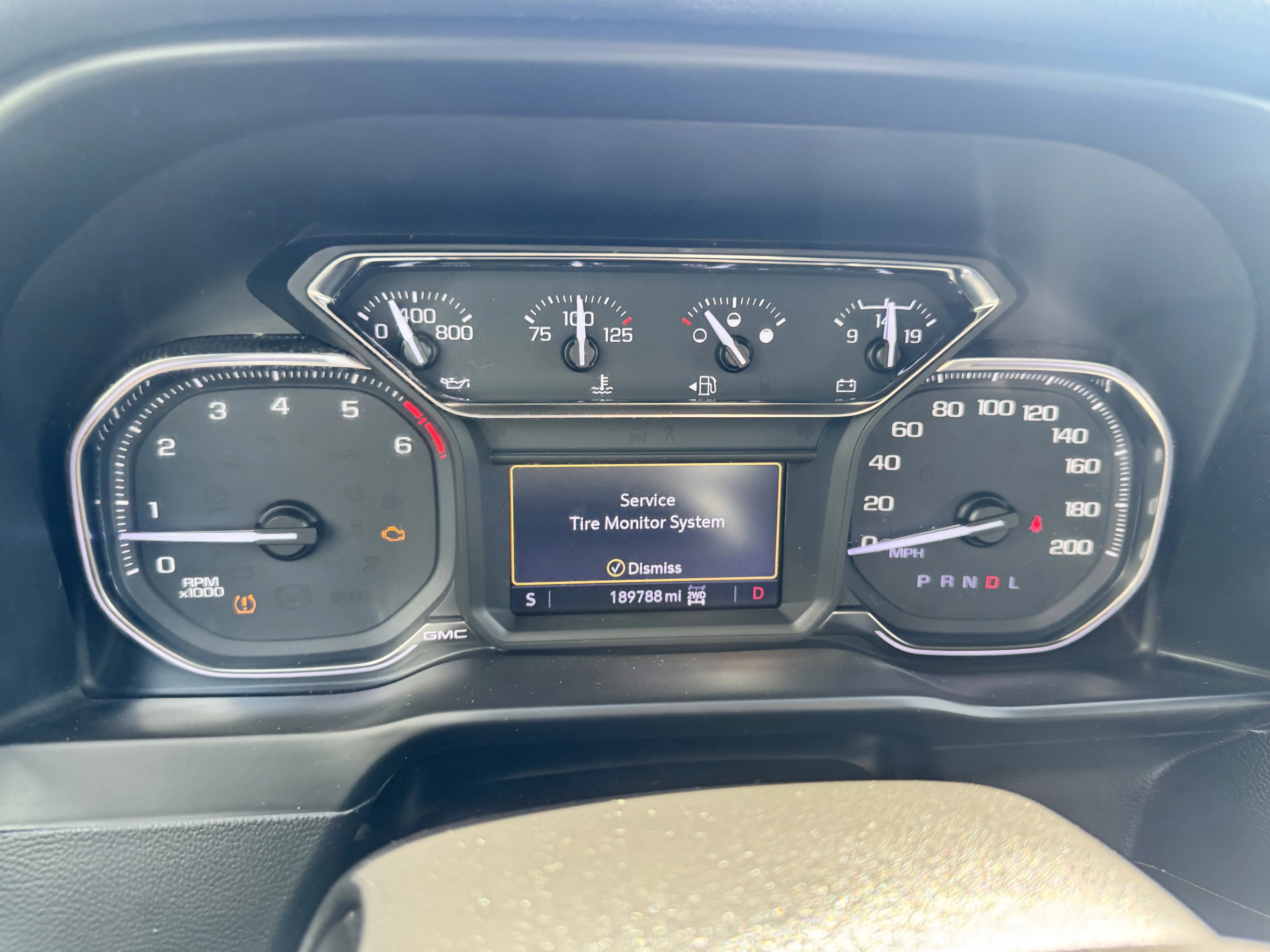 Used 2020 Dark Sky Metallic GMC SLE image 17