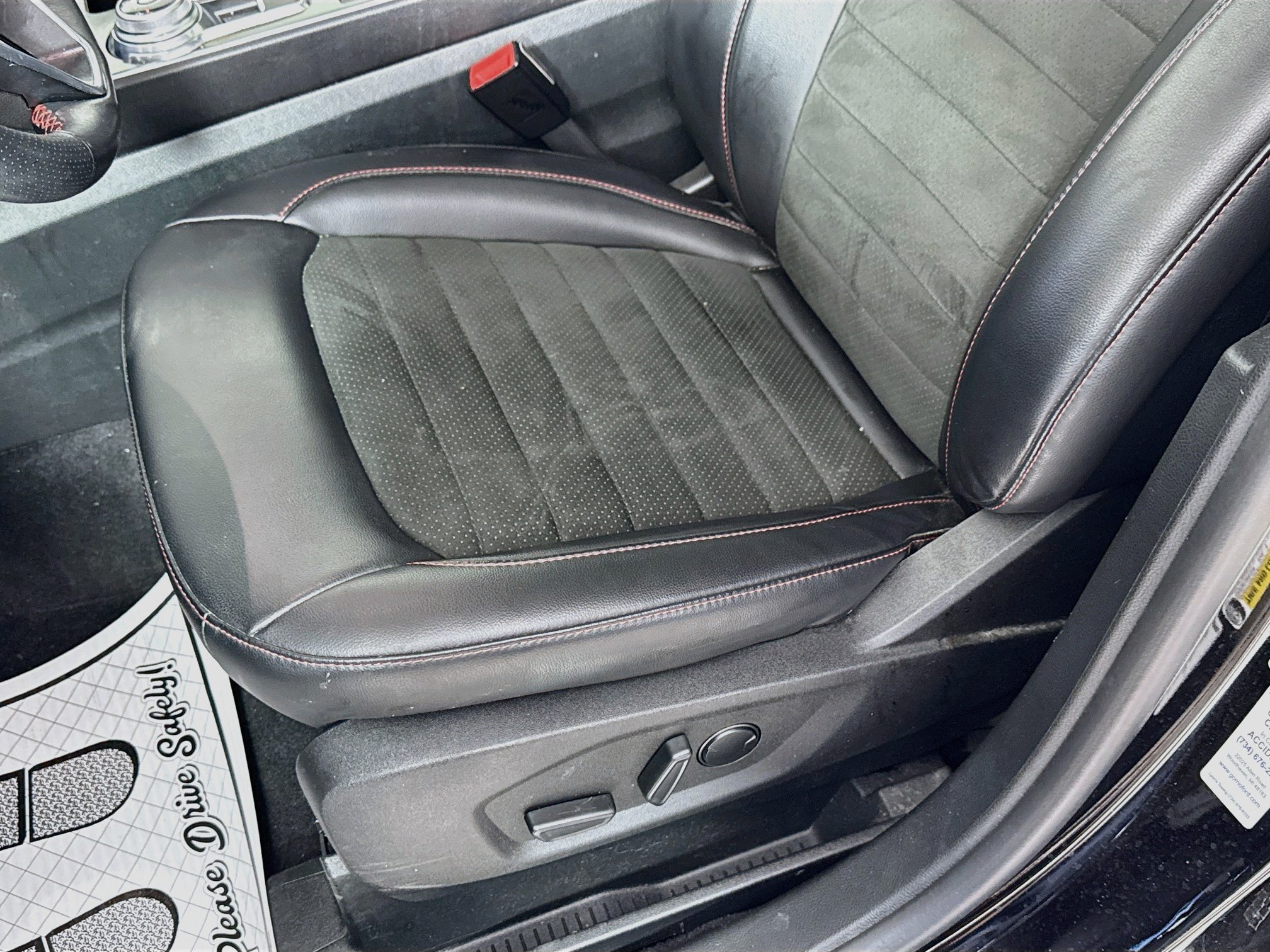 Used 2024 Agate Black Metallic Ford ST-Line image 19