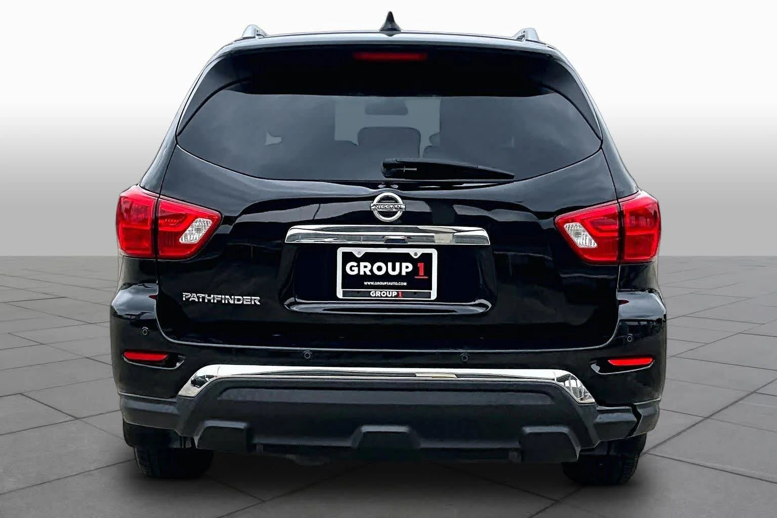Used 2020 Magnetic Black Pearl Nissan S image 5