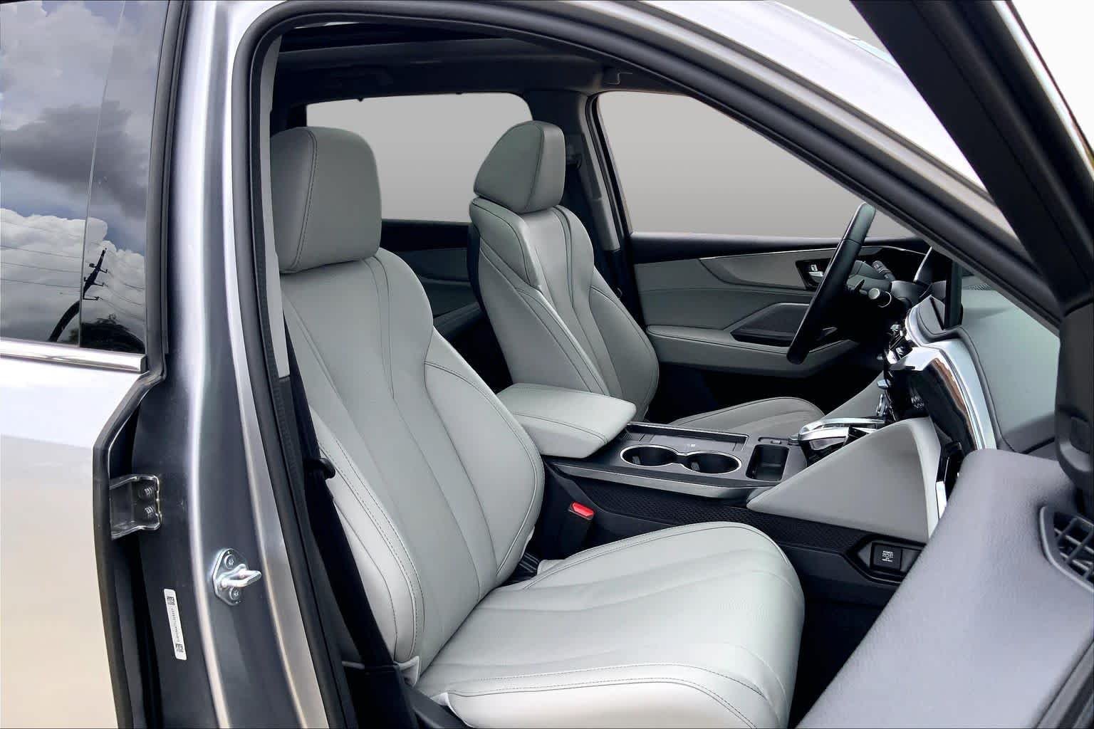 Certified Used 2026 Solar Silver Metallic Acura with Technology Package image 9