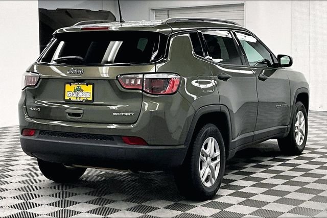 Used 2018 Olive Green Pearlcoat Jeep Sport image 13