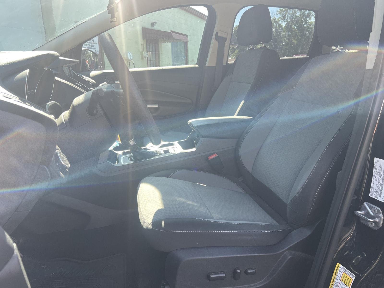 Used 2017 Shadow Black Ford SE image 10