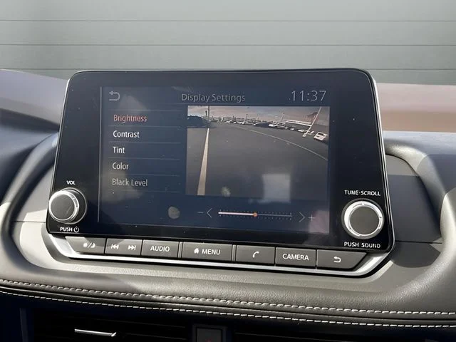 Used 2023 Silver Nissan SV image 18