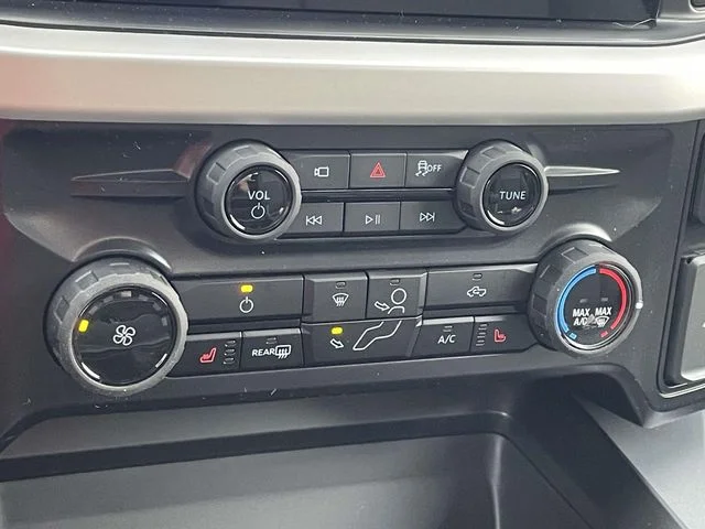 New 2026 Oxford White Ford F-250® XLT image 28