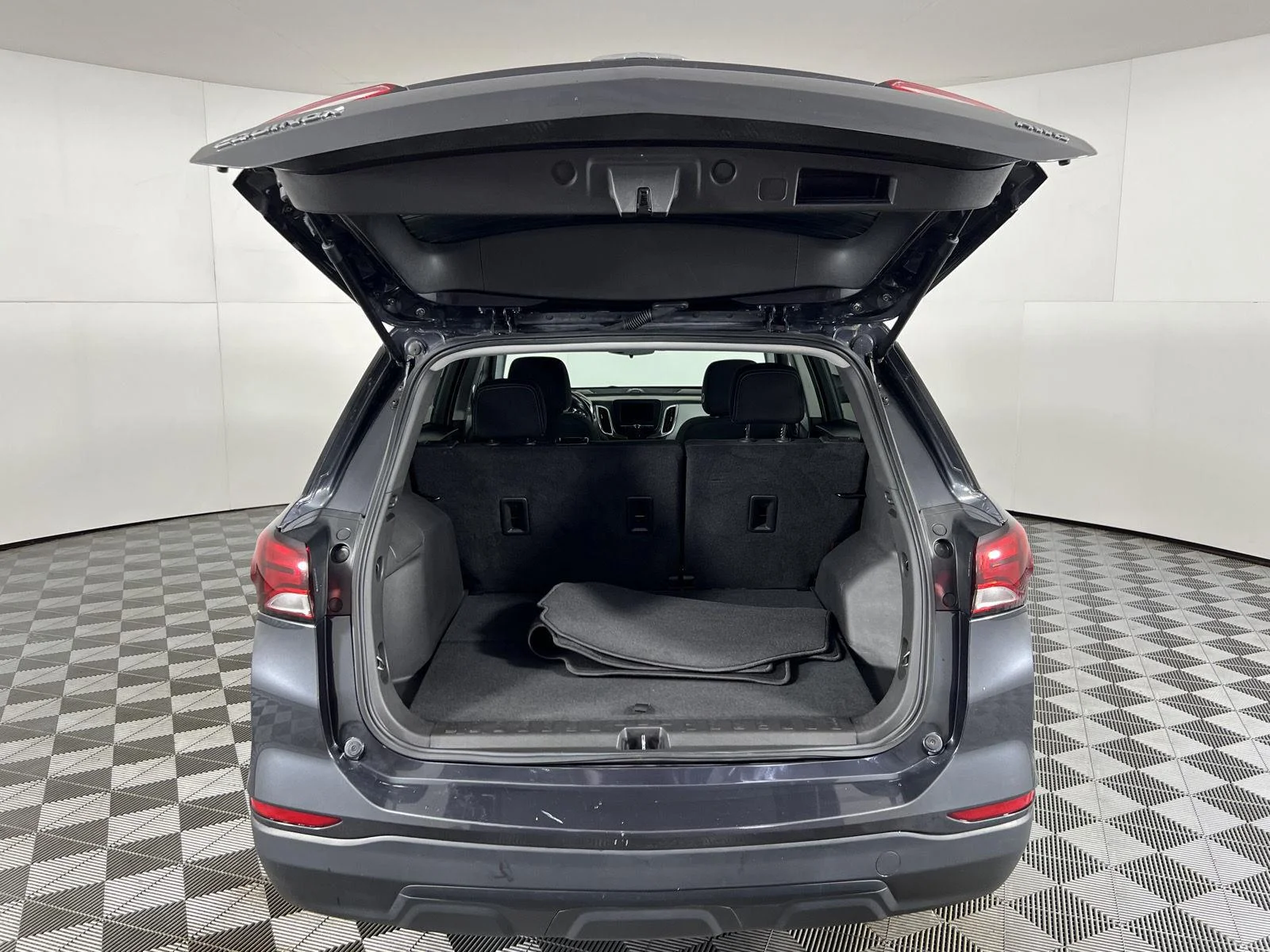 Used 2022 IRON GRAY METALLIC Chevrolet LS image 6