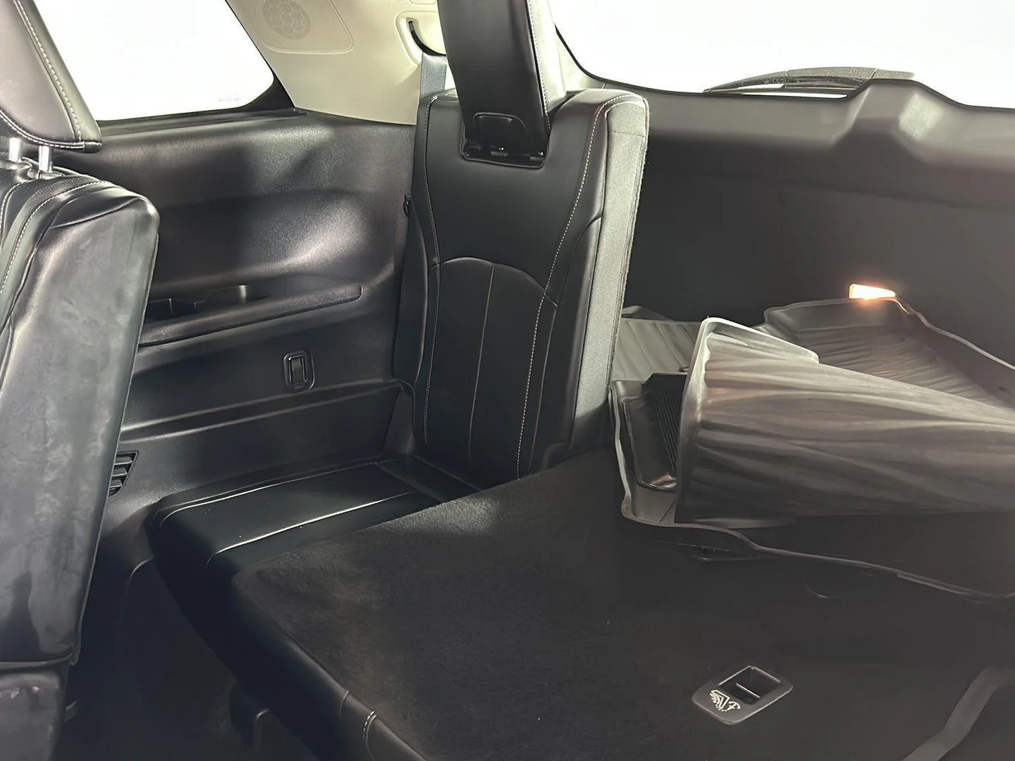 Used 2023 Warm Titanium INFINITI LUXE image 24