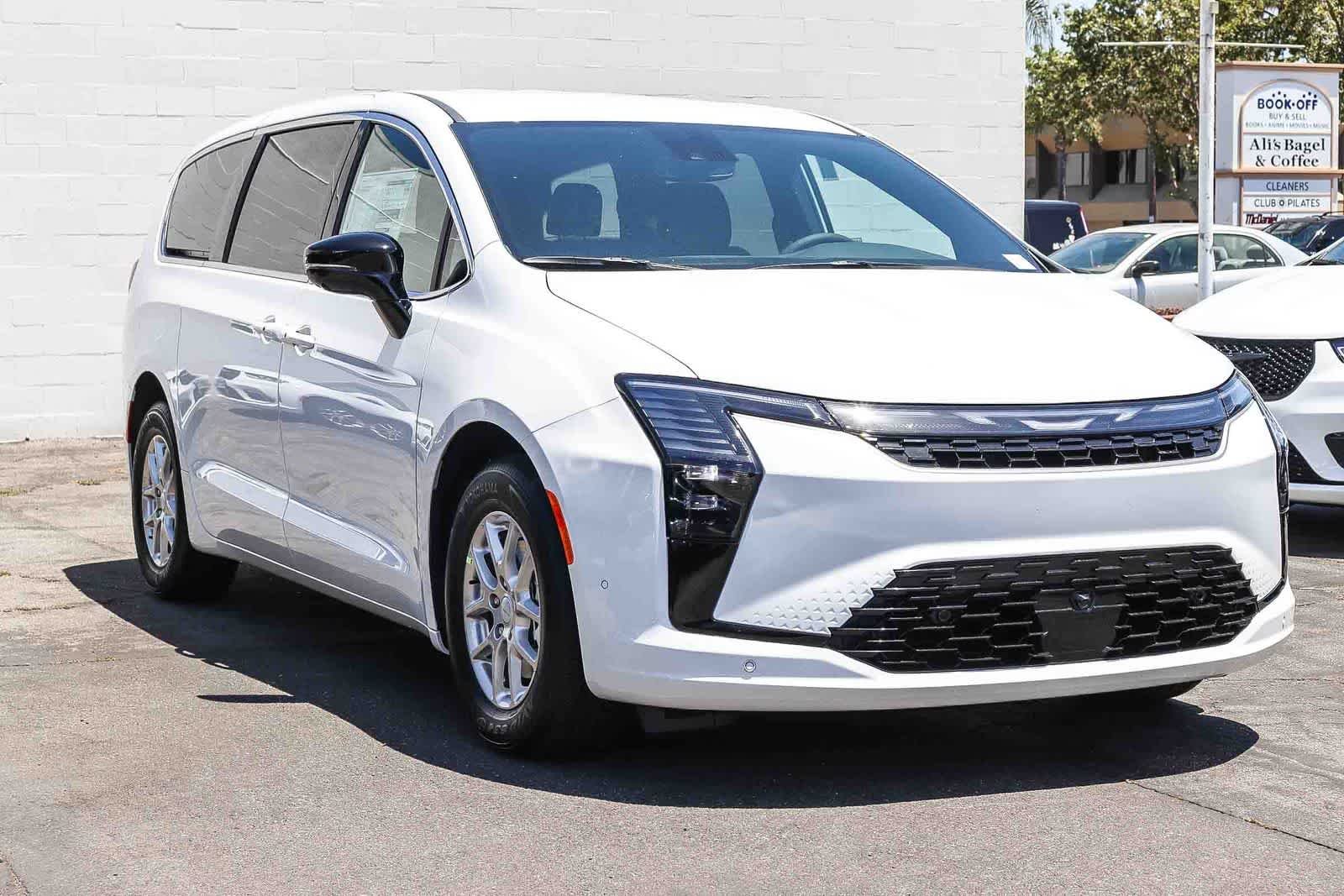 New 2027 Bright White Clear-Coat Exterior Paint Chrysler Select image 3