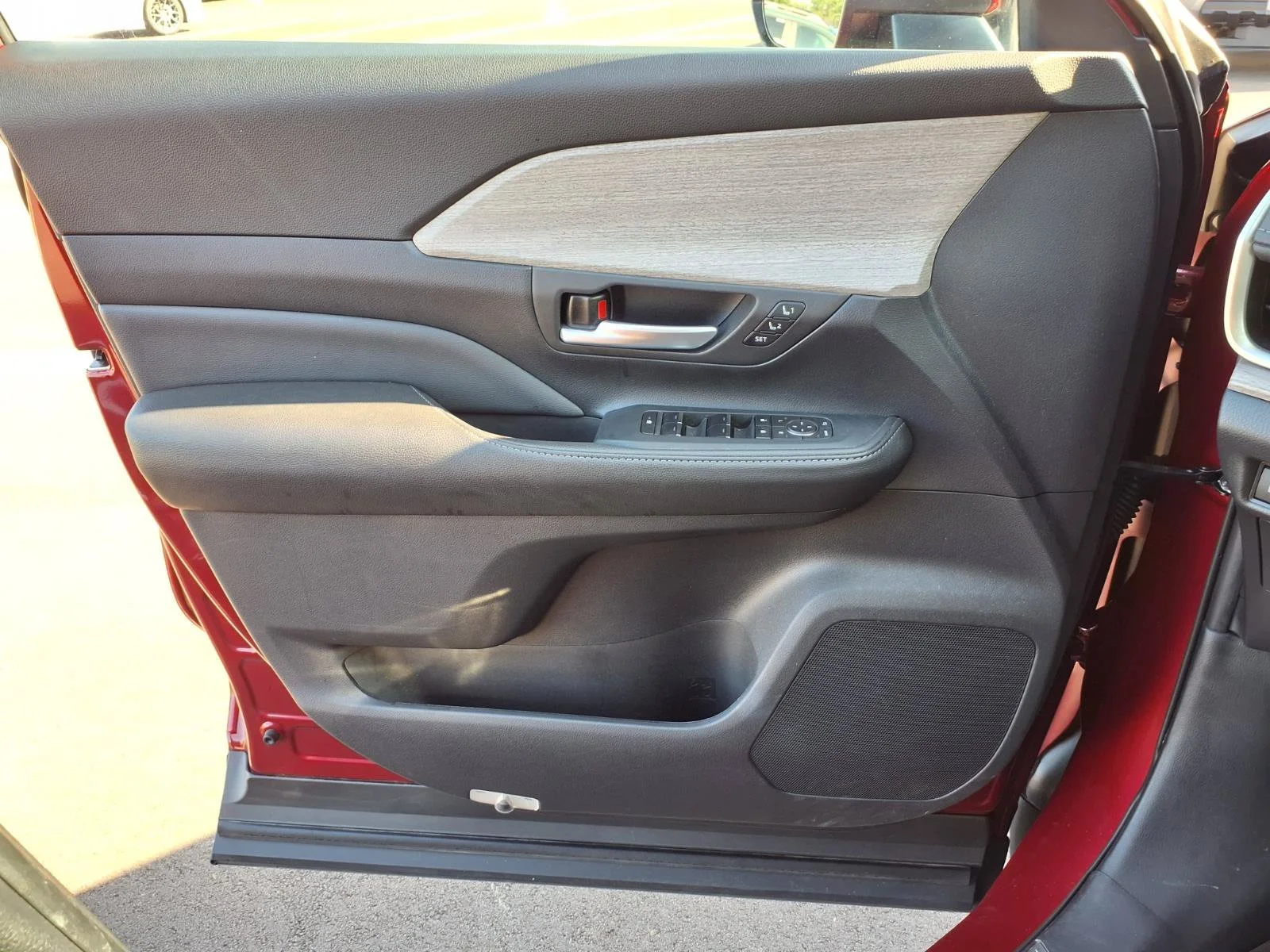 Certified Used 2024 Pearl Toyota Limited image 19