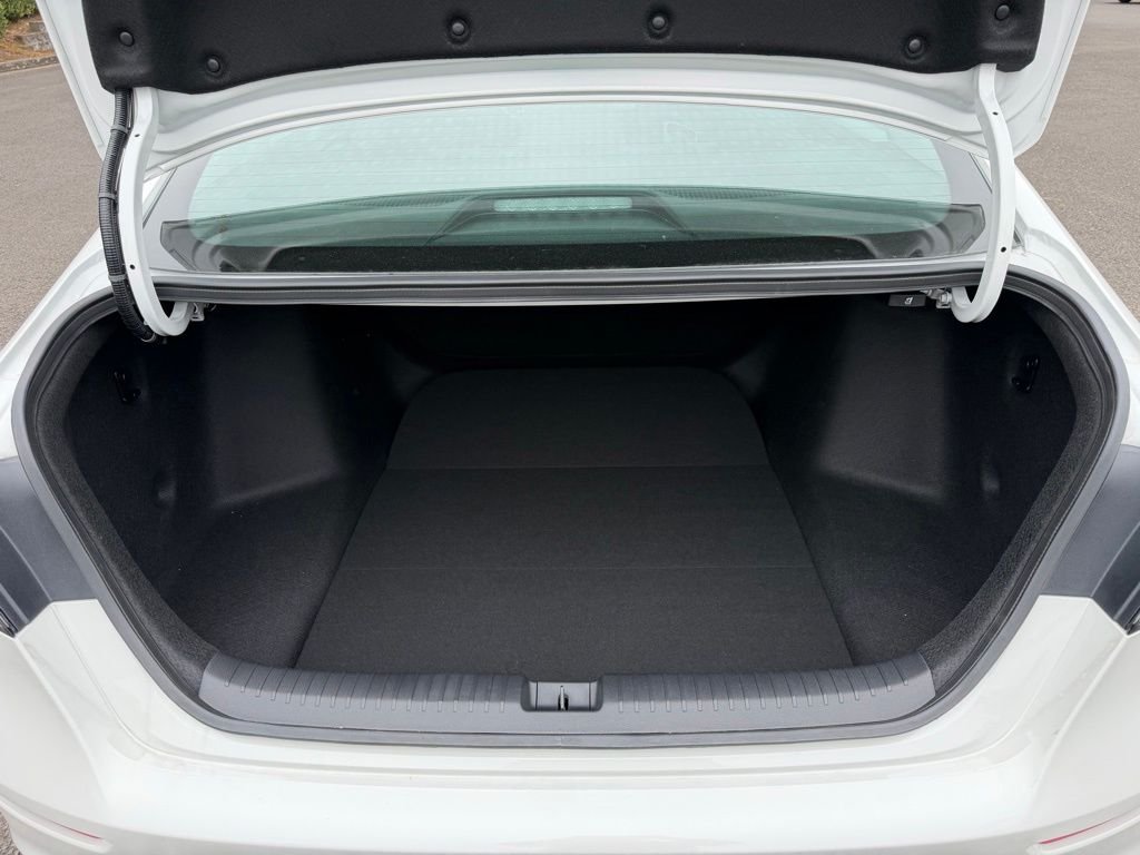 New 2026 Platinum White Pearl Honda LX image 11