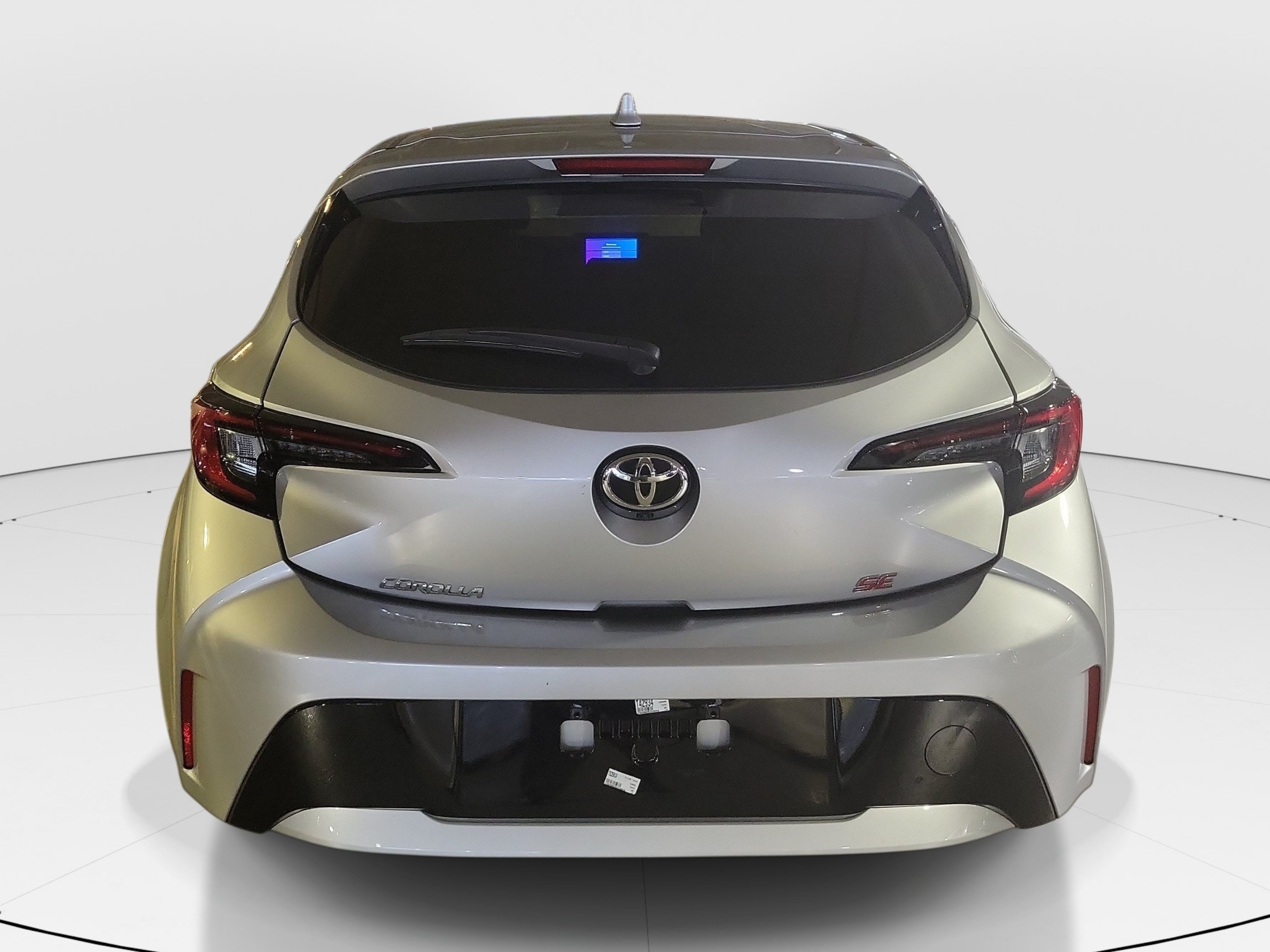 Used 2025 Classic Silver Metallic Toyota SE image 5