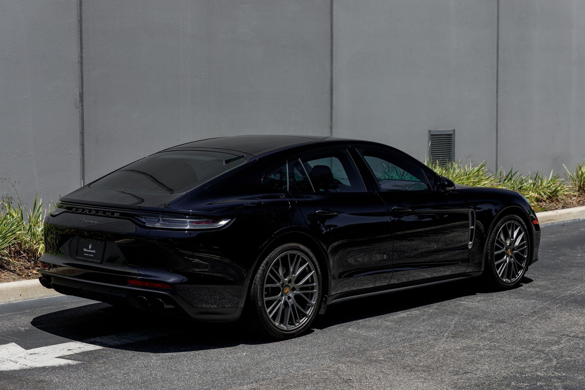 Used 2023 Black Porsche Platinum Edition image 5