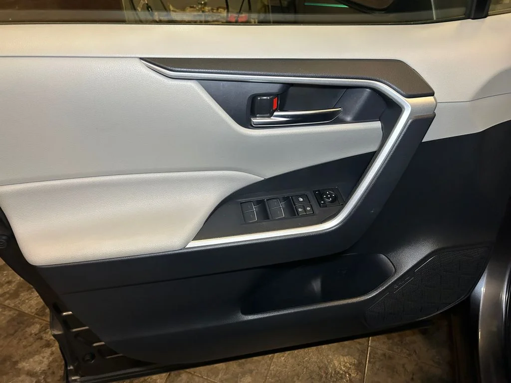 Used 2025 Magnetic Gray Toyota XLE image 21