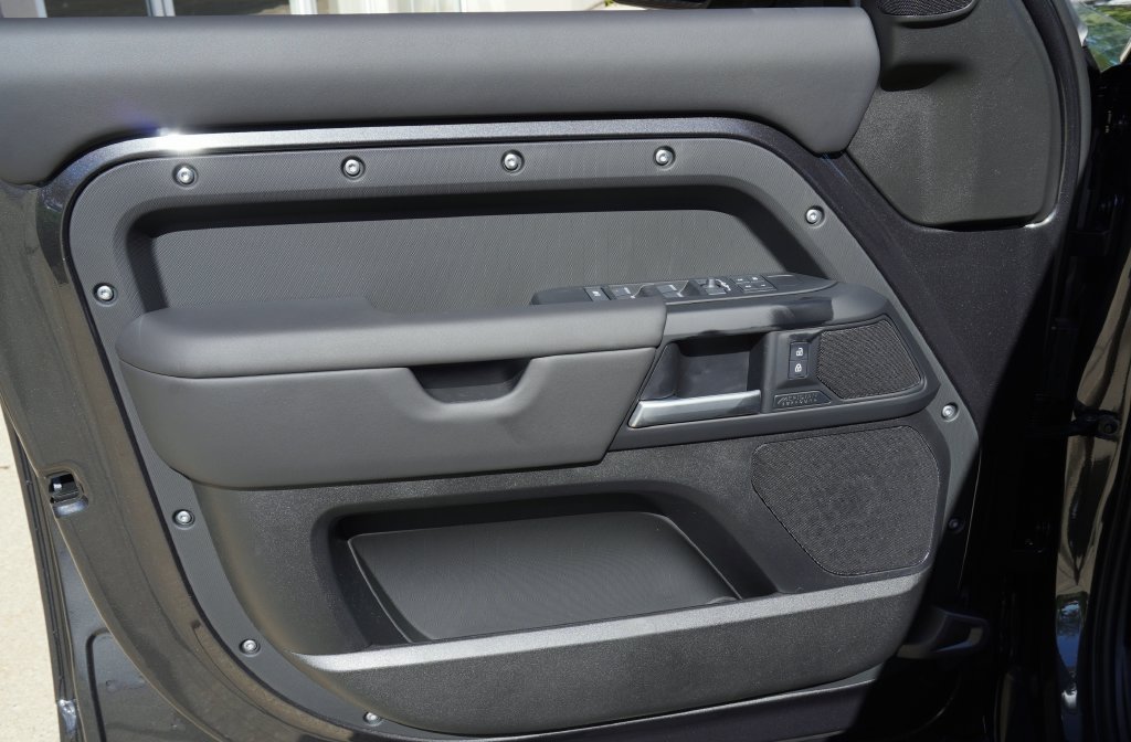 New 2026 Carpathian Grey Land Rover X-Dynamic SE image 10
