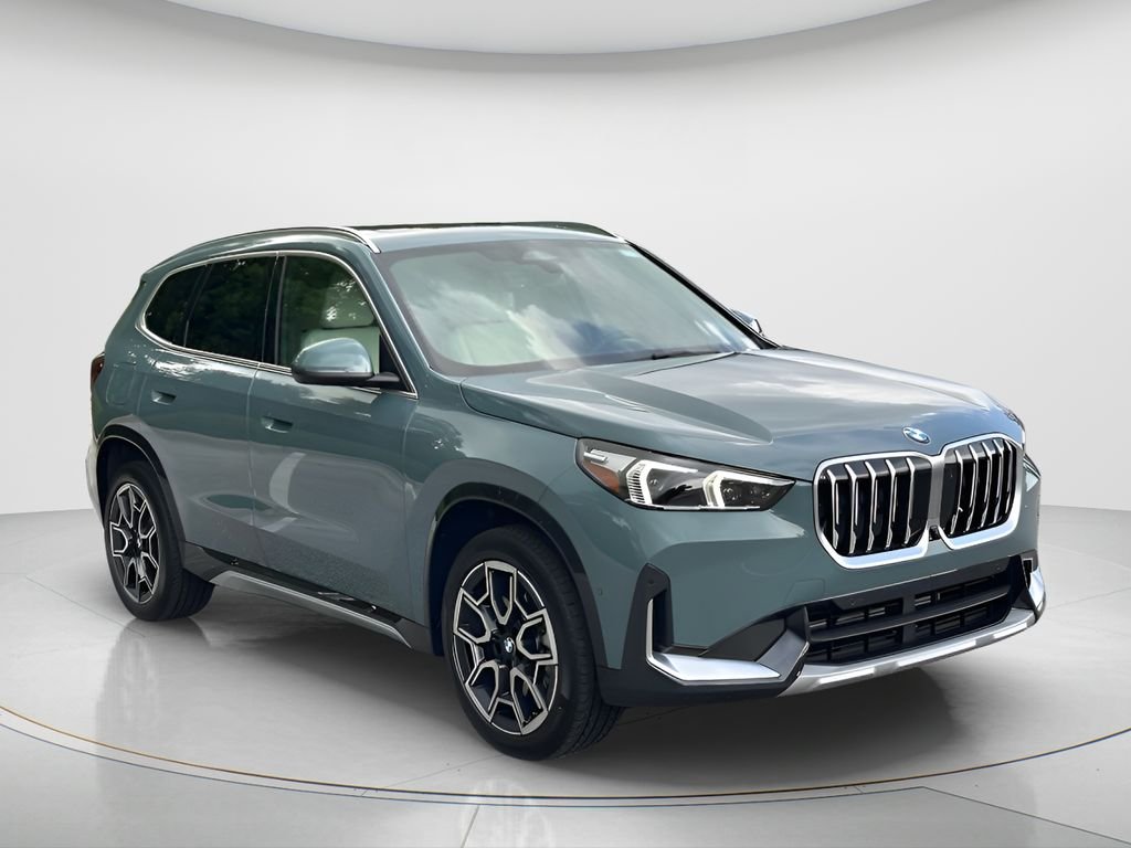 New 2026 Cape York Green Metallic BMW xDrive28i image 3
