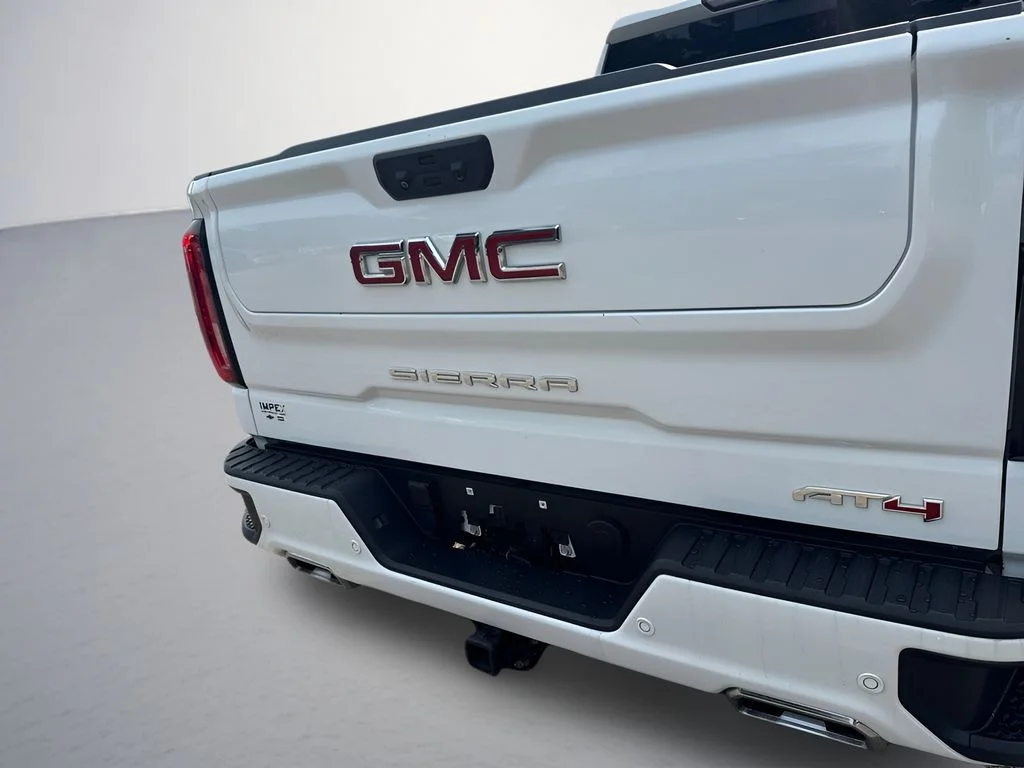 Used 2022 White GMC AT4 image 36