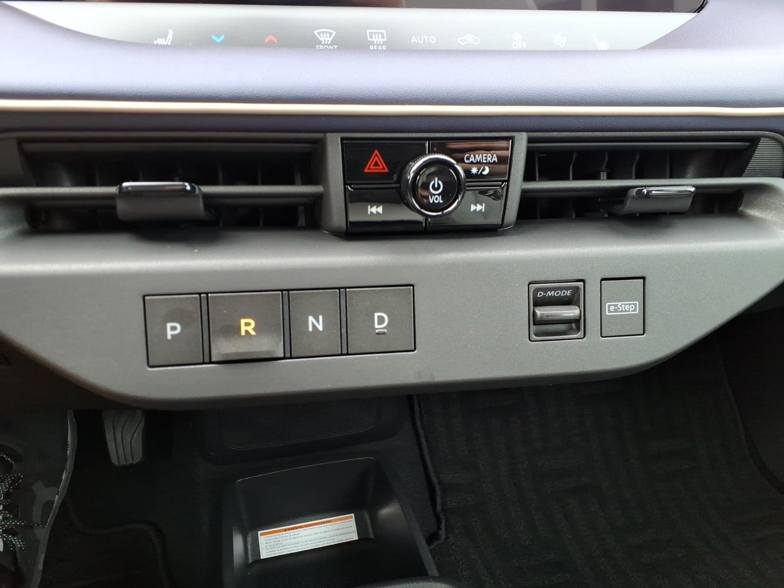2026 Nissan LEAF photo 19 of 22